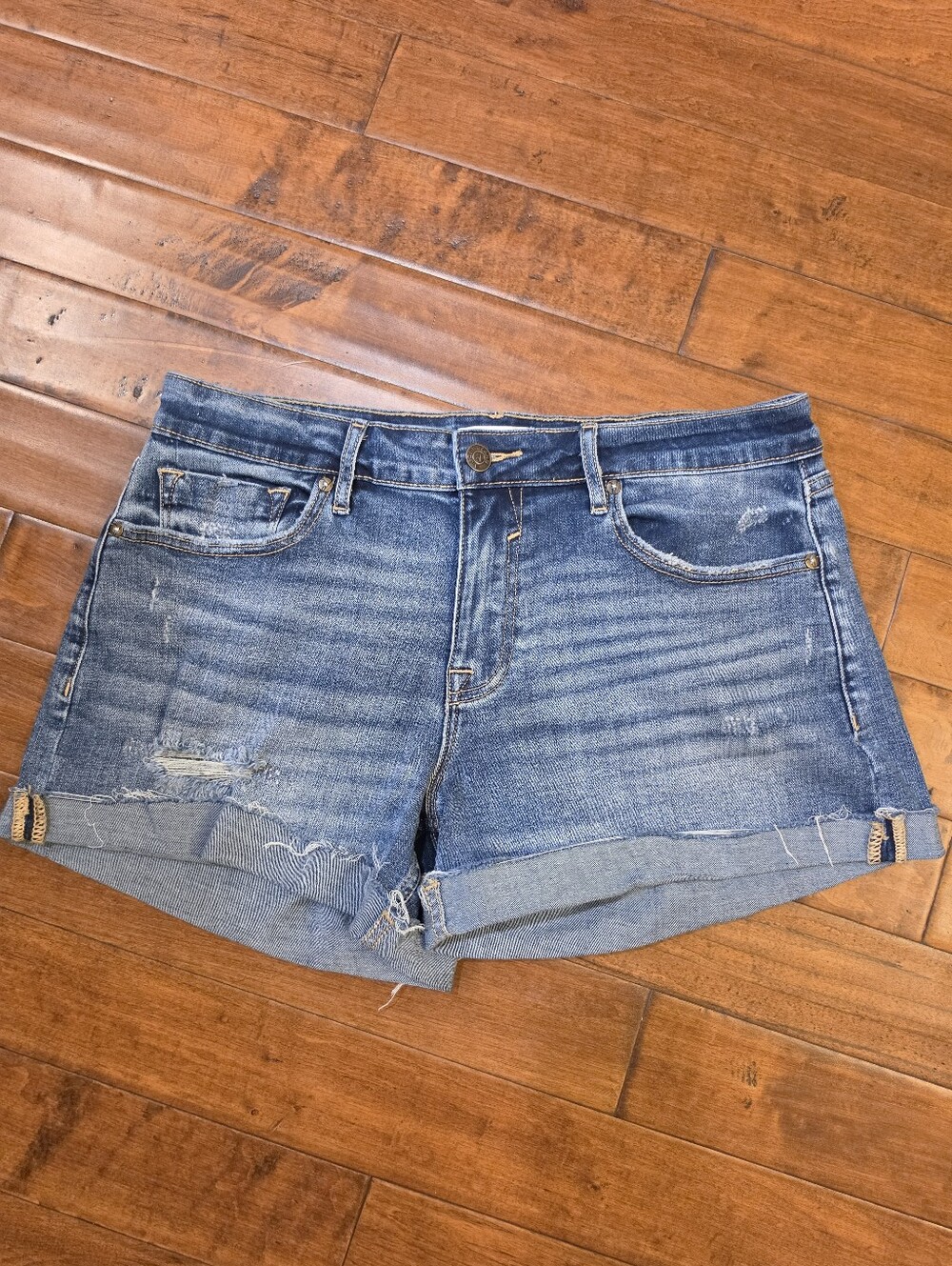 NWOT Vigoss Women's Distressed Rolled-Hem Denim Shorts, Size 29